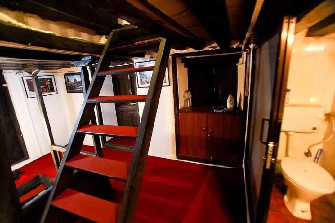 Traditional Newari Homestay Lalitpur Екстер'єр фото